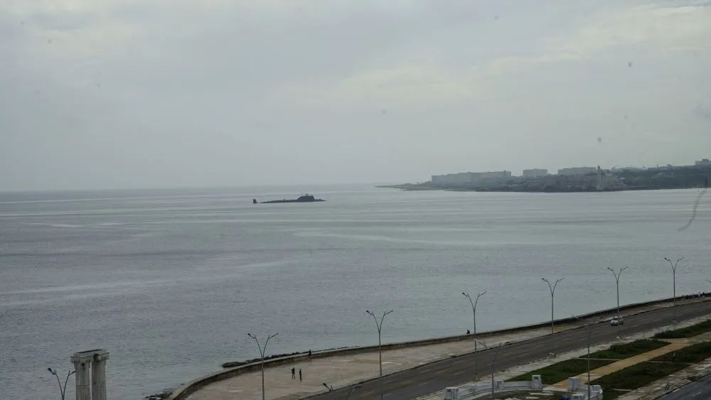 俄军最先进核潜艇现身加勒比海，最近时距美国海岸不到50公里！美军核潜艇出动，古巴：美国不请自来