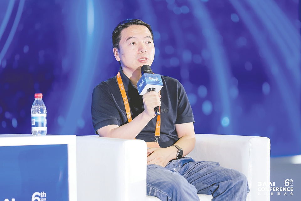 对话面壁智能CEO李大海：开源模式更像“蚂蚁雄兵”能够有更广泛的创新探索  第1张