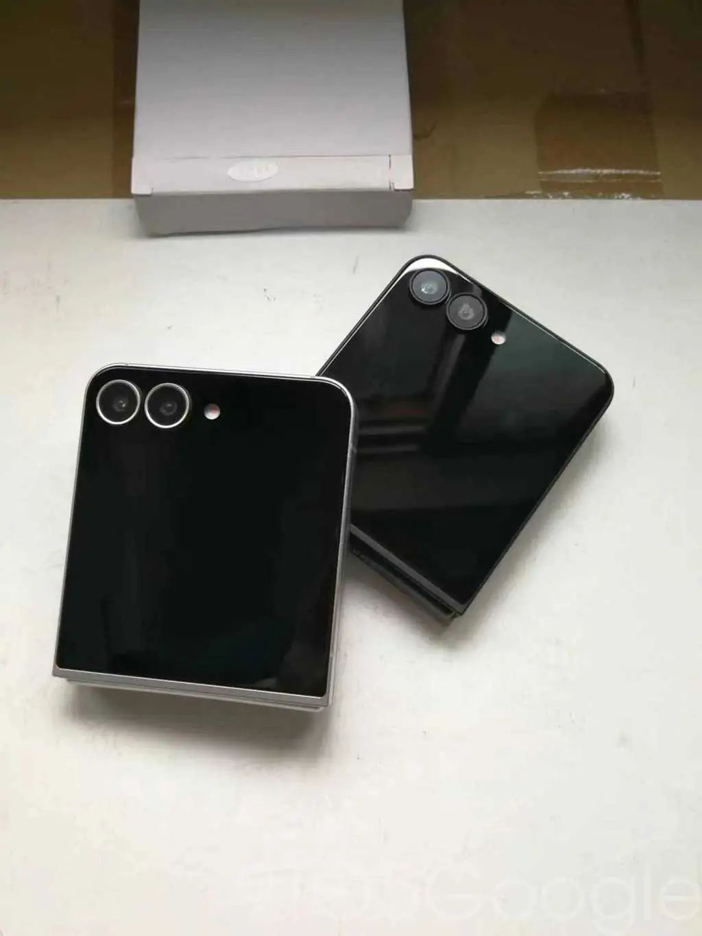 三星 Galaxy Z Fold6 / Flip6 手机原型机曝光：屏幕仍有折痕、边框收窄  第9张