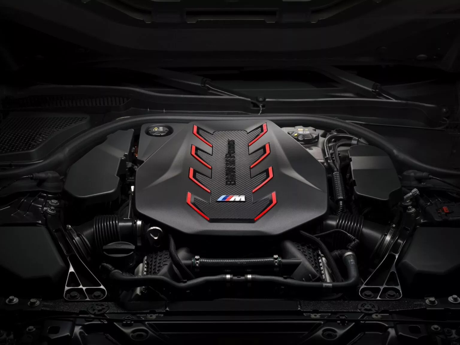2025 款宝马 M5 发布：搭载插电混动系统动力暴增，但零百加速略输上代  第4张