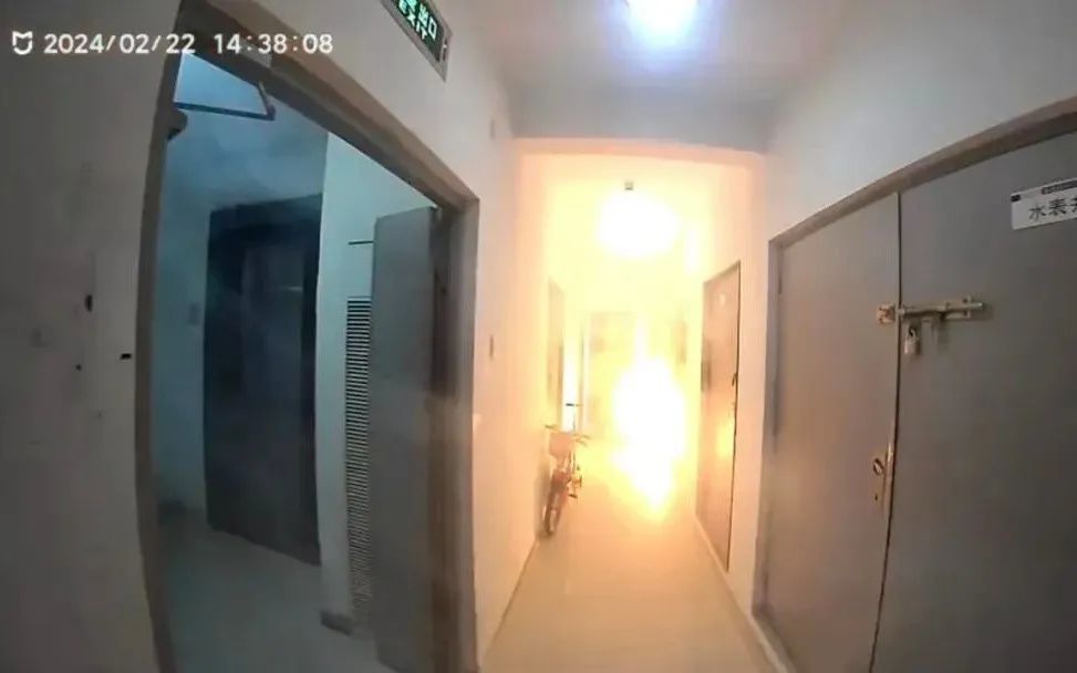 韩国一电池厂着火致23人窒息死亡，锂电池着火后该如何自救？  第3张